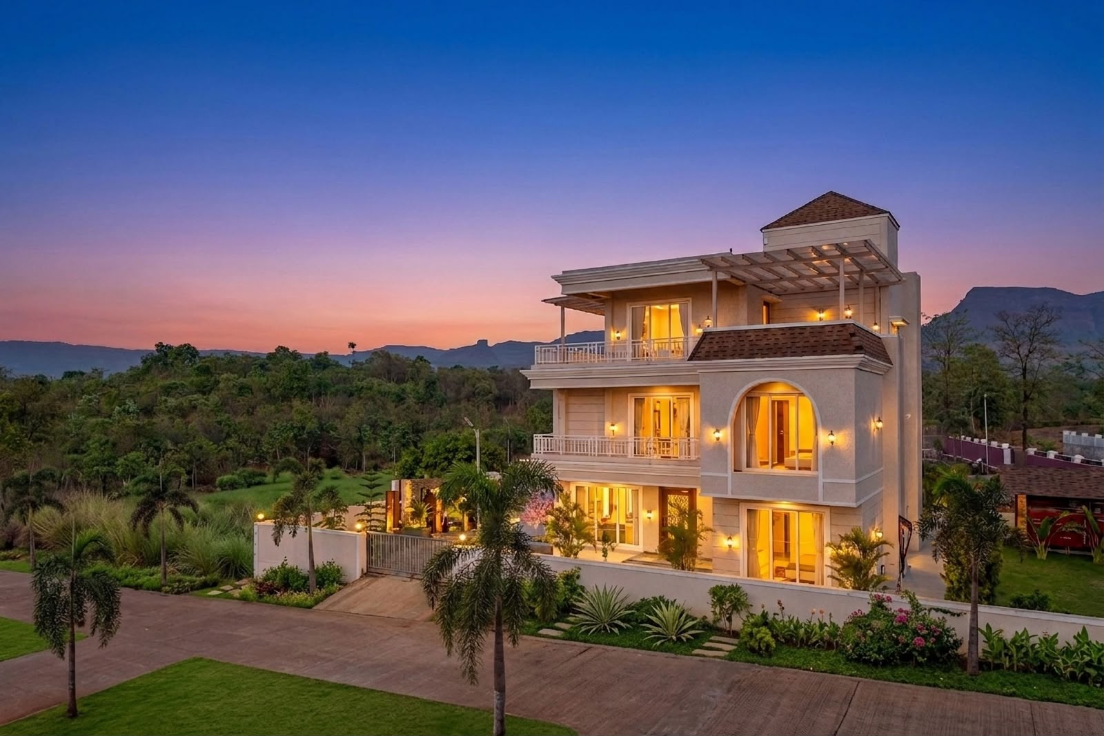 The Morning Star, Villa 4