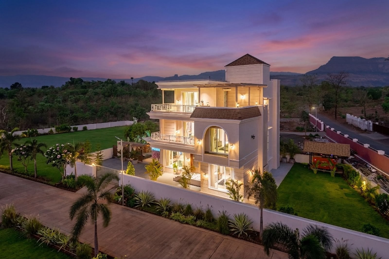 The Morning Star, Villa 1